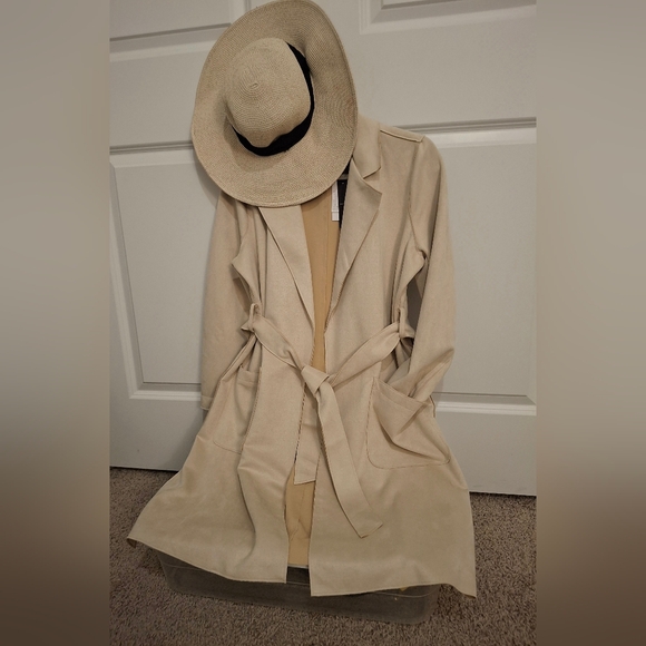 T Tahari Jackets & Blazers - NWT T Tahari Faux Leather Trench In Bone